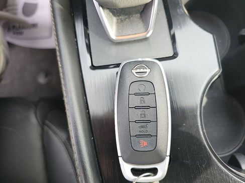 Used 2023 Nissan Rogue SL w/ SL Premium Package image 31