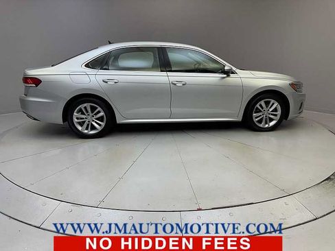 Used 2020 Volkswagen Passat 2.0T SE FWD image 5