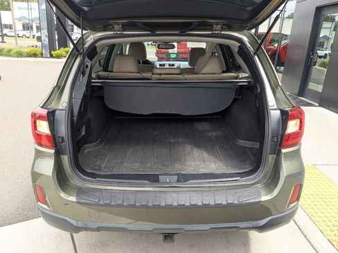 Used 2015 Subaru Outback 2.5i Limited AWD/4WD image 11