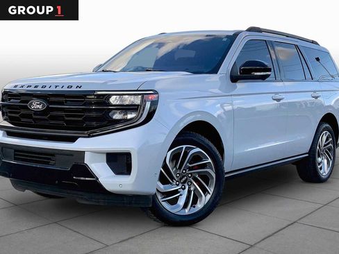 Used 2025 Ford Expedition Platinum w/ Stealth Performance Package AWD/4WD image 1