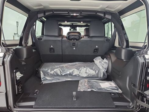 New 2026 Jeep Wrangler Unlimited Rubicon AWD/4WD image 30