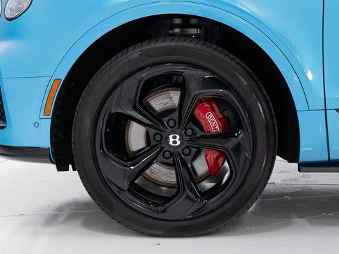 Used 2025 Bentley Bentayga S image 44