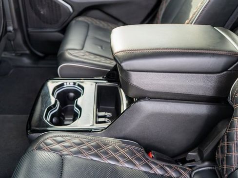 Used 2024 Jeep Grand Cherokee L Summit w/ High Altitude Package image 14