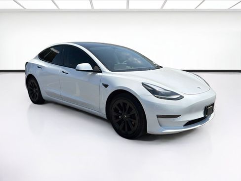Used 2022 Tesla Model 3 Long Range AWD/4WD image 3