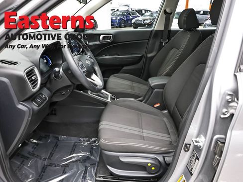 Used 2024 Hyundai Venue SEL FWD image 13