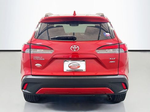 Used 2023 Toyota Corolla Cross XLE w/ Convenience Package AWD/4WD image 5