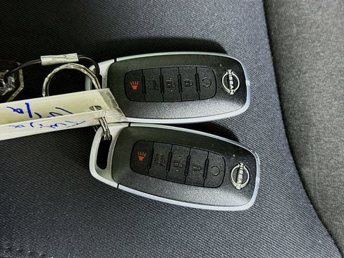 Certified 2025 Nissan Pathfinder SV AWD/4WD image 35