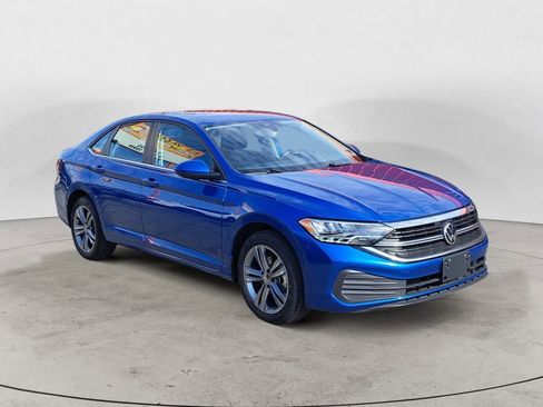 Used 2024 Volkswagen Jetta SE image 1