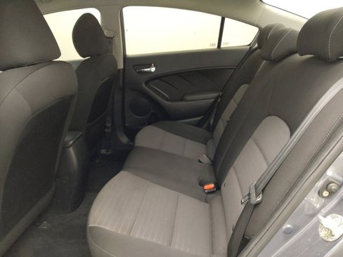 Used 2018 Kia Forte S image 18