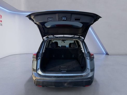 Used 2024 Nissan Rogue SV image 19