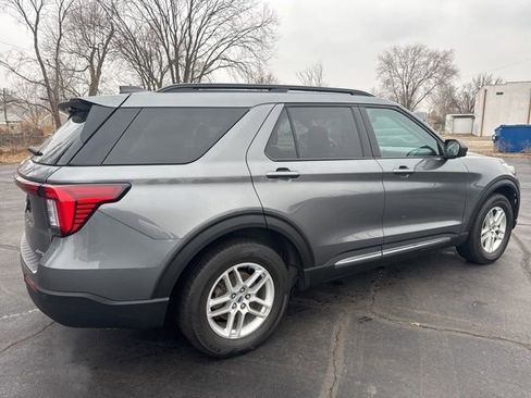 Used 2025 Ford Explorer Active image 5