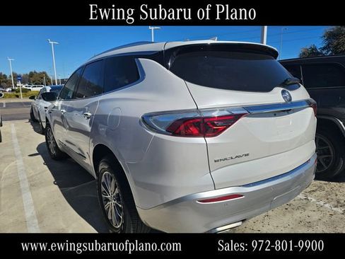 Used 2023 Buick Enclave Premium image 3