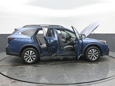 Used 2020 Subaru Outback Premium image 57