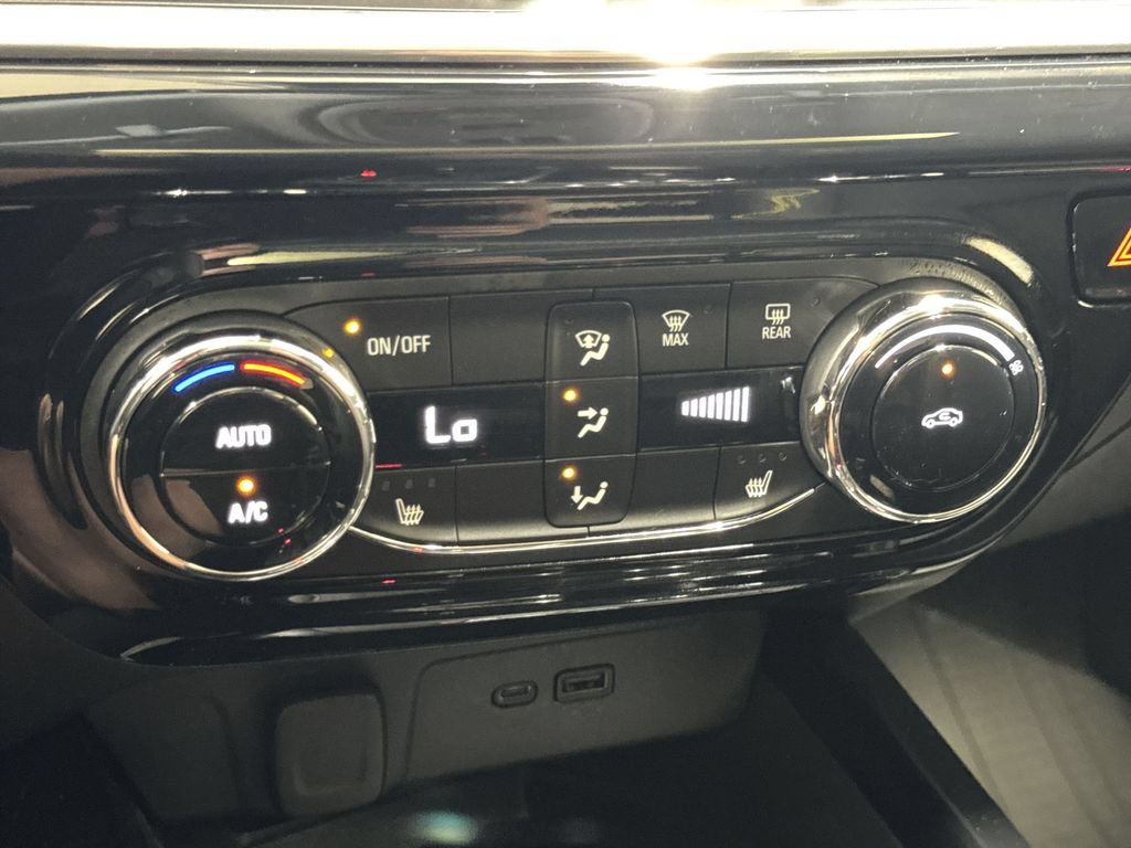Used 2024 Chevrolet Trax ACTIV w/ Sunroof Package FWD image 20