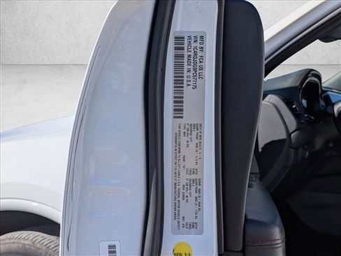 Used 2023 Dodge Durango GT image 25