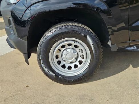 Used 2024 Chevrolet Colorado W/T image 13