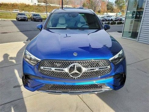 Used 2025 Mercedes-Benz GLC 300 4MATIC image 13