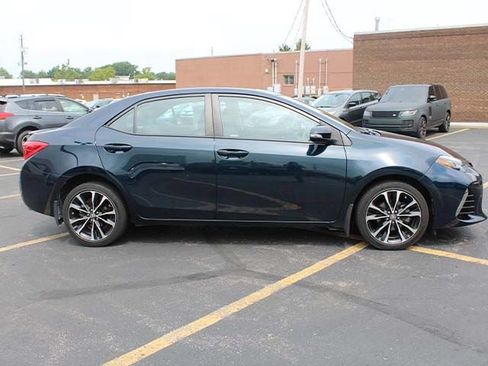 Used 2019 Toyota Corolla SE w/ SE Premium Package FWD image 5