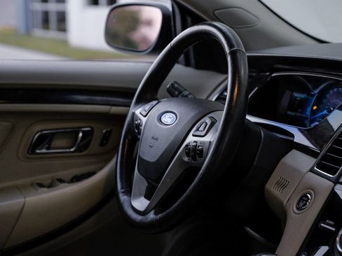 Used 2019 Ford Taurus Limited image 23