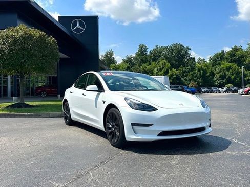 Used 2023 Tesla Model 3 Standard Range RWD image 1