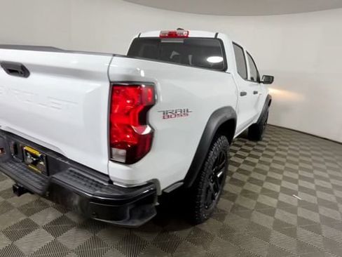 Used 2025 Chevrolet Colorado Trail Boss AWD/4WD image 5