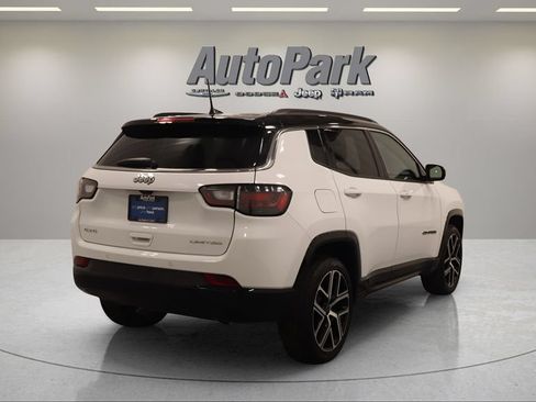 Used 2025 Jeep Compass Limited w/ Elite Group AWD/4WD image 11