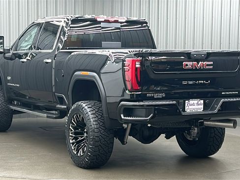 Used 2025 GMC Sierra 3500 Denali w/ Denali Reserve Package image 3