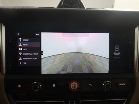 Used 2023 Porsche Macan image 24