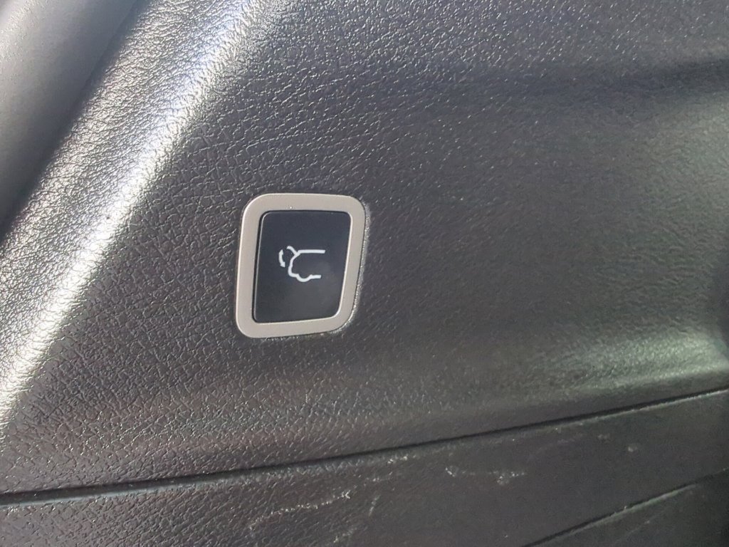Used 2025 Chrysler Pacifica Select FWD image 48