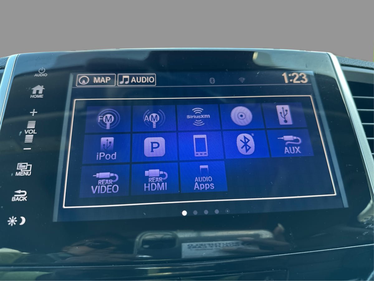 Used 2017 Honda Pilot Touring image 21