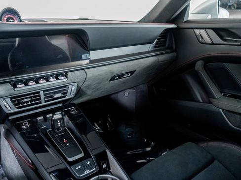 Used 2025 Porsche 911 Carrera 4 GTS image 31