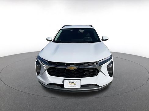 Used 2025 Chevrolet Trax LT image 4