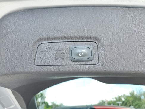 Used 2018 Lincoln MKC Premiere image 9