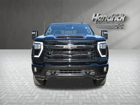 Used 2024 Chevrolet Silverado 2500 LT w/ Midnight Edition image 5