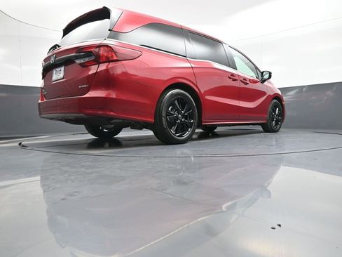 Certified 2023 Honda Odyssey Sport image 32