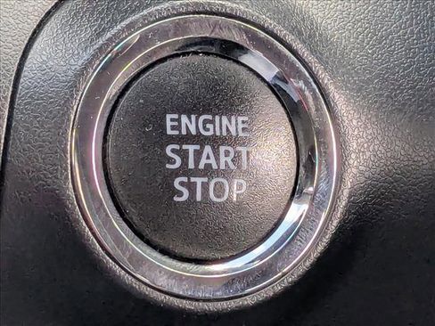 Used 2021 Toyota Avalon Limited image 14