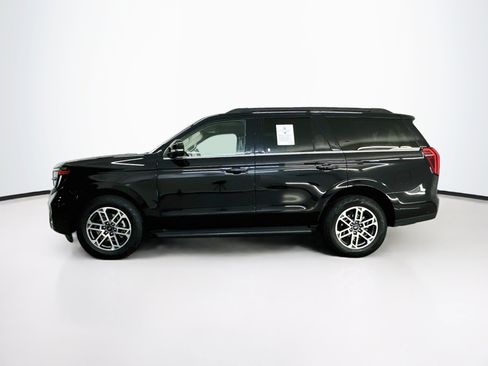 Used 2025 Ford Expedition Active AWD/4WD image 4
