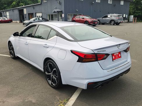 Used 2023 Nissan Altima 2.5 SR FWD image 6