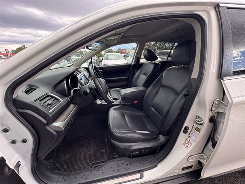 Used 2017 Subaru Outback 2.5i Limited AWD/4WD image 9