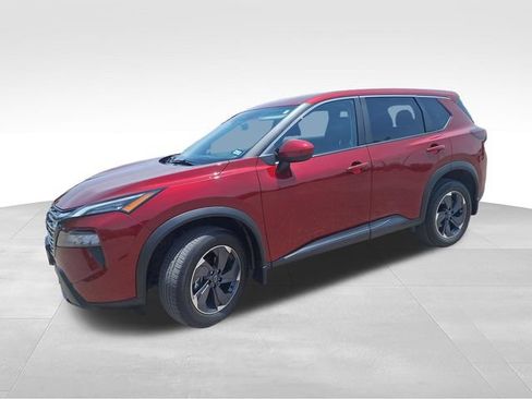 Certified 2026 Nissan Rogue SV FWD image 4