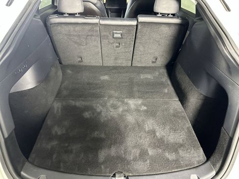 Used 2020 Tesla Model Y Long Range image 25
