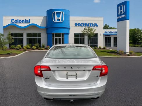 Used 2017 Volvo S60 T5 Inscription w/ Convenience Package image 5