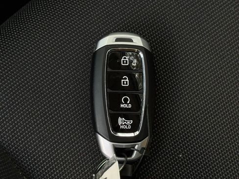 Used 2024 Hyundai Venue Limited FWD image 34