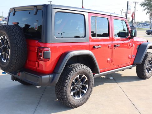 Used 2025 Jeep Wrangler Unlimited Rubicon 4xe w/ Safety Group AWD/4WD image 5
