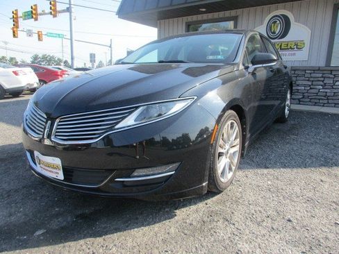 Used 2013 Lincoln MKZ FWD image 4