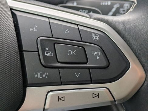 Used 2025 Volkswagen Atlas SE w/ Panoramic Sunroof Package image 29