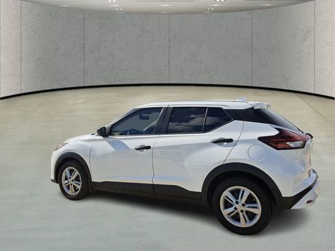 Used 2023 Nissan Kicks S image 7