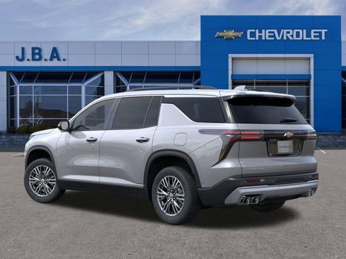 New 2026 Chevrolet Traverse LT w/ Driver Confidence Package image 3