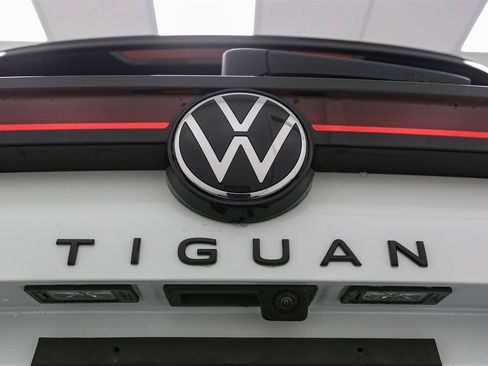 New 2026 Volkswagen Tiguan SE R-Line AWD/4WD image 13