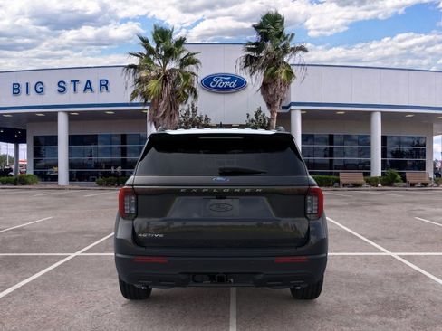 New 2026 Ford Explorer Active RWD image 6